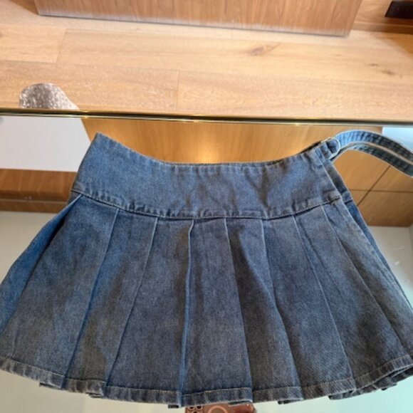 NWT Motel Rocks Denim Pleated Mini Skirt - Women's Small - Picture 2 of 9